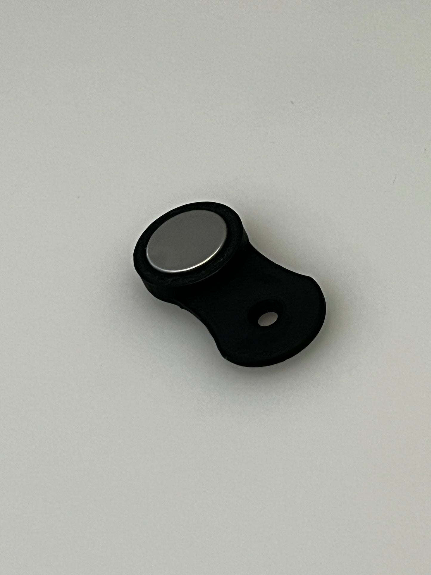 Magnetic clip